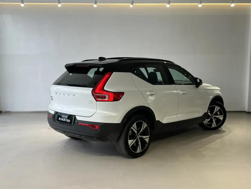 Volvo XC40 EV