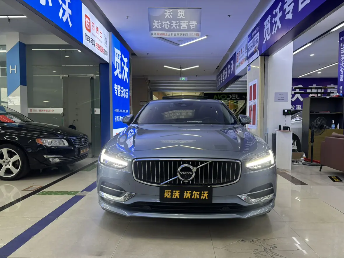 Volvo S90