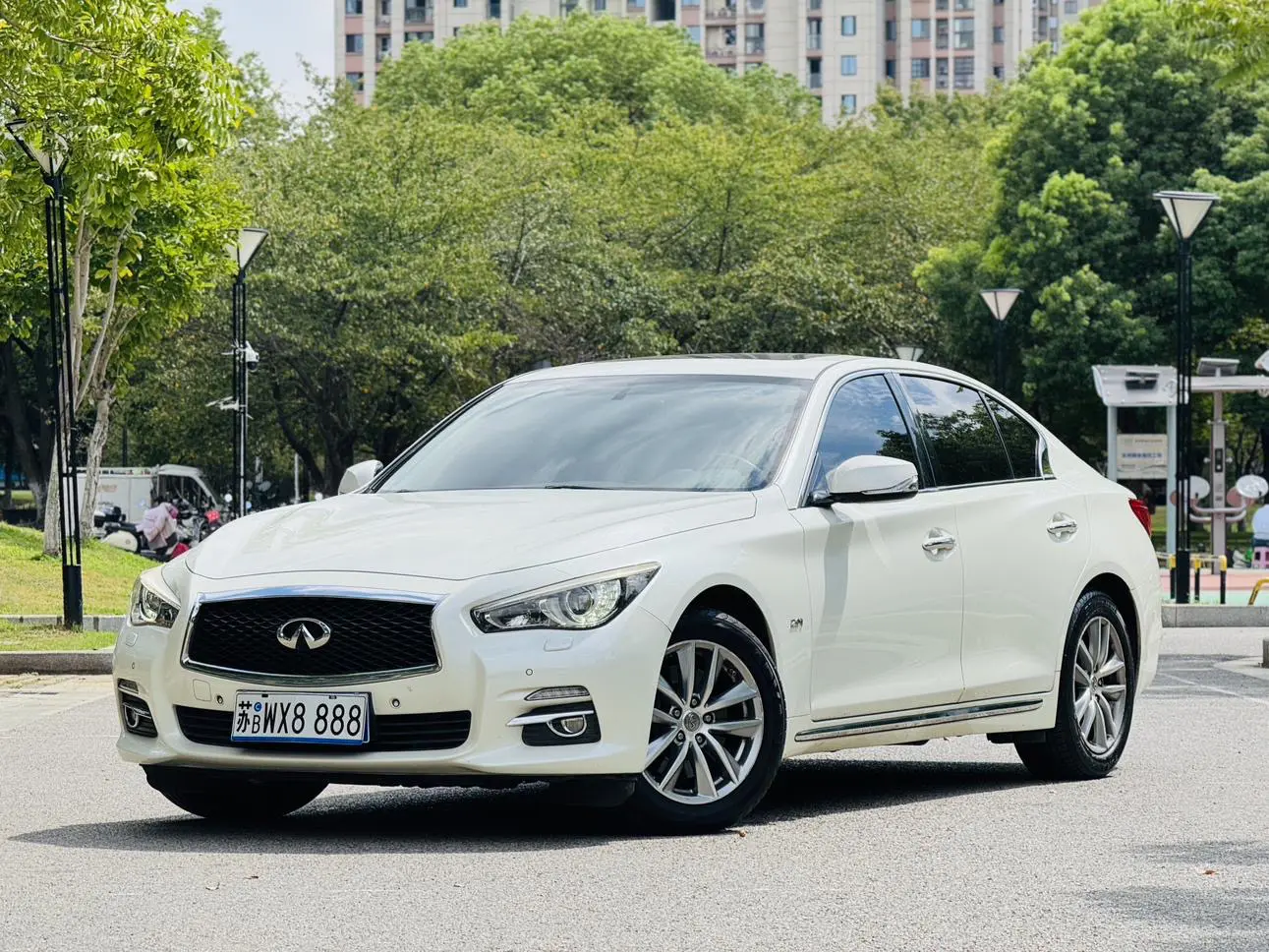 Infiniti Q50L