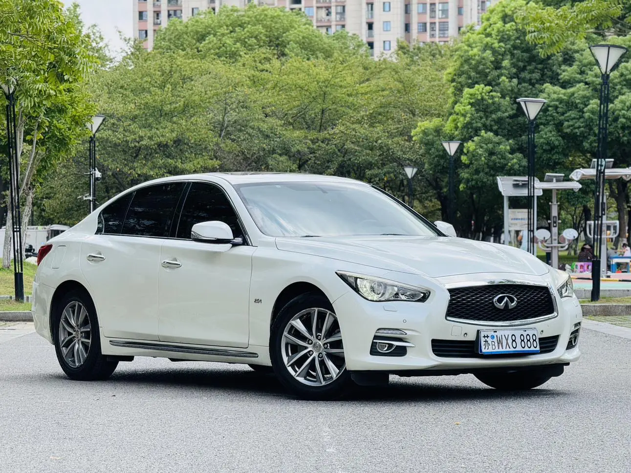 Infiniti Q50L