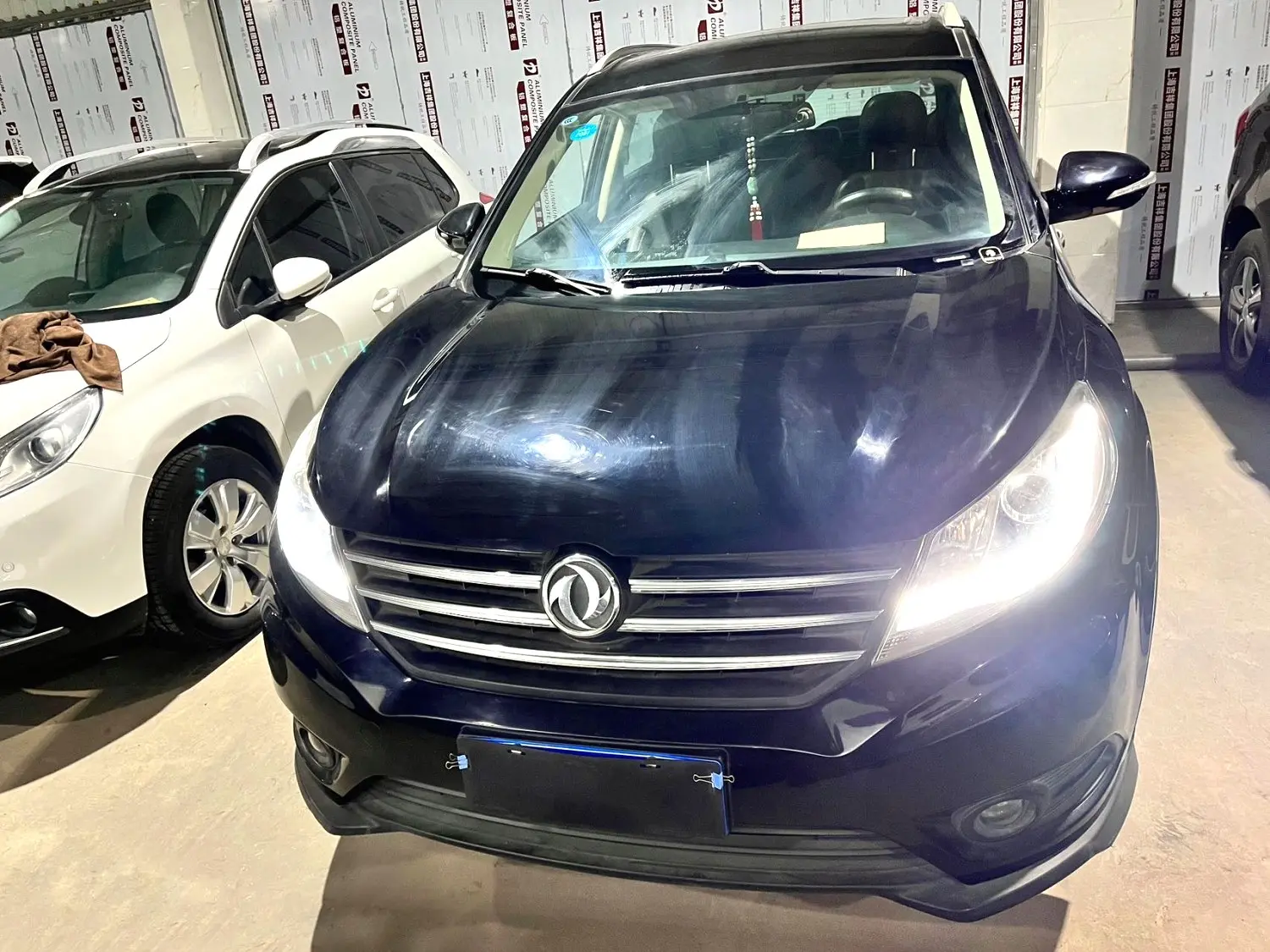 Dongfeng Fengon 580  из Китая