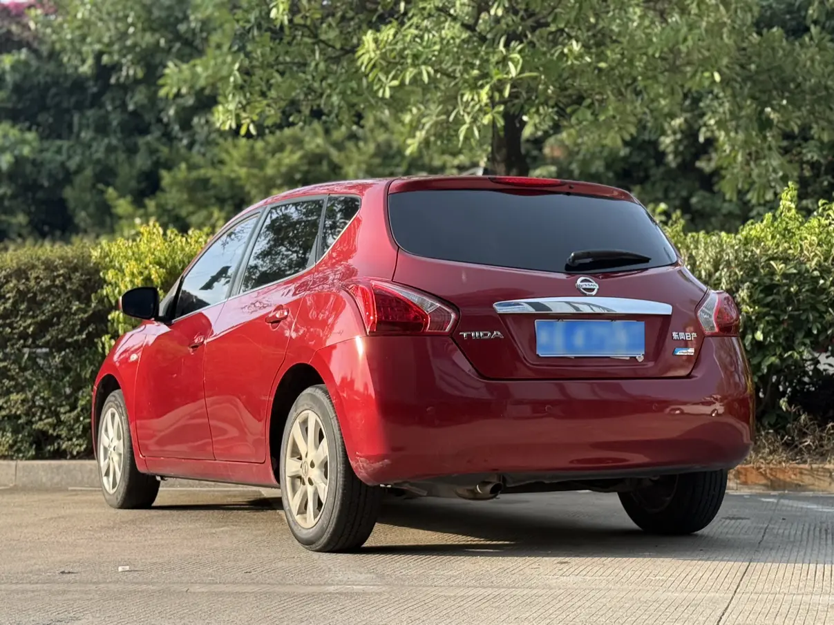 Nissan Tiida