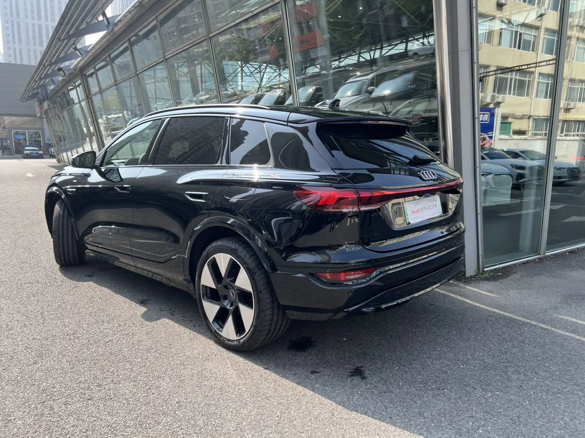Audi Q6L e-tron