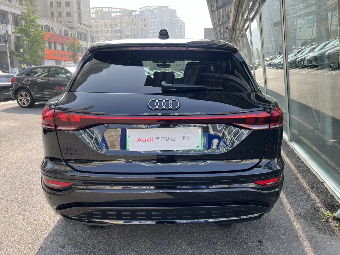 Audi Q6L e-tron