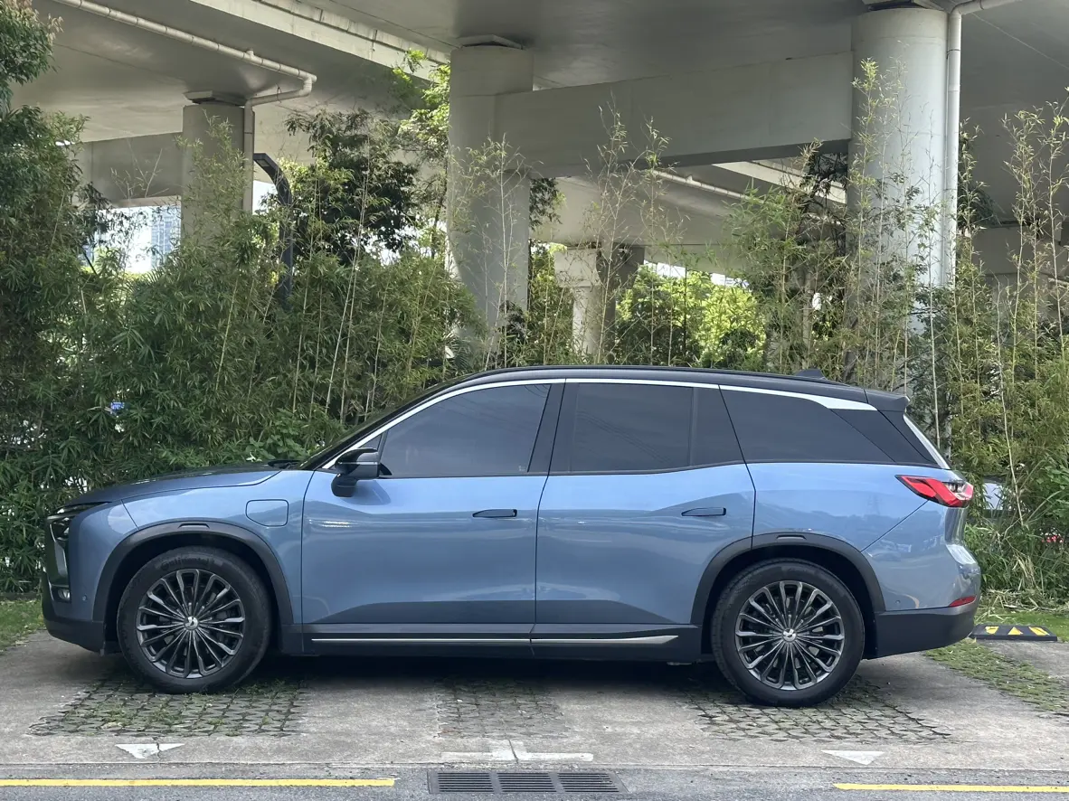 NIO ES8