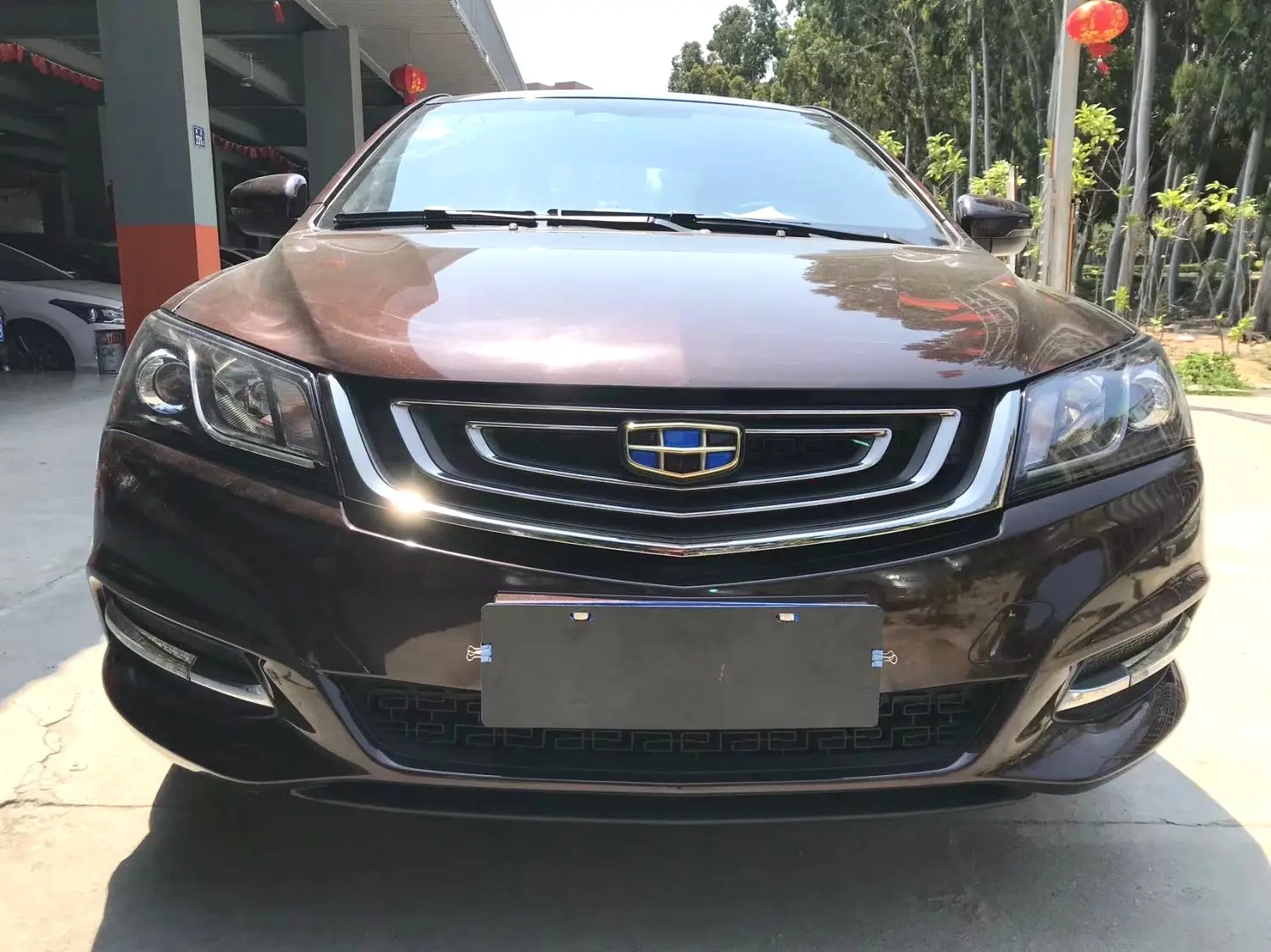 Geely Emgrand  из Китая