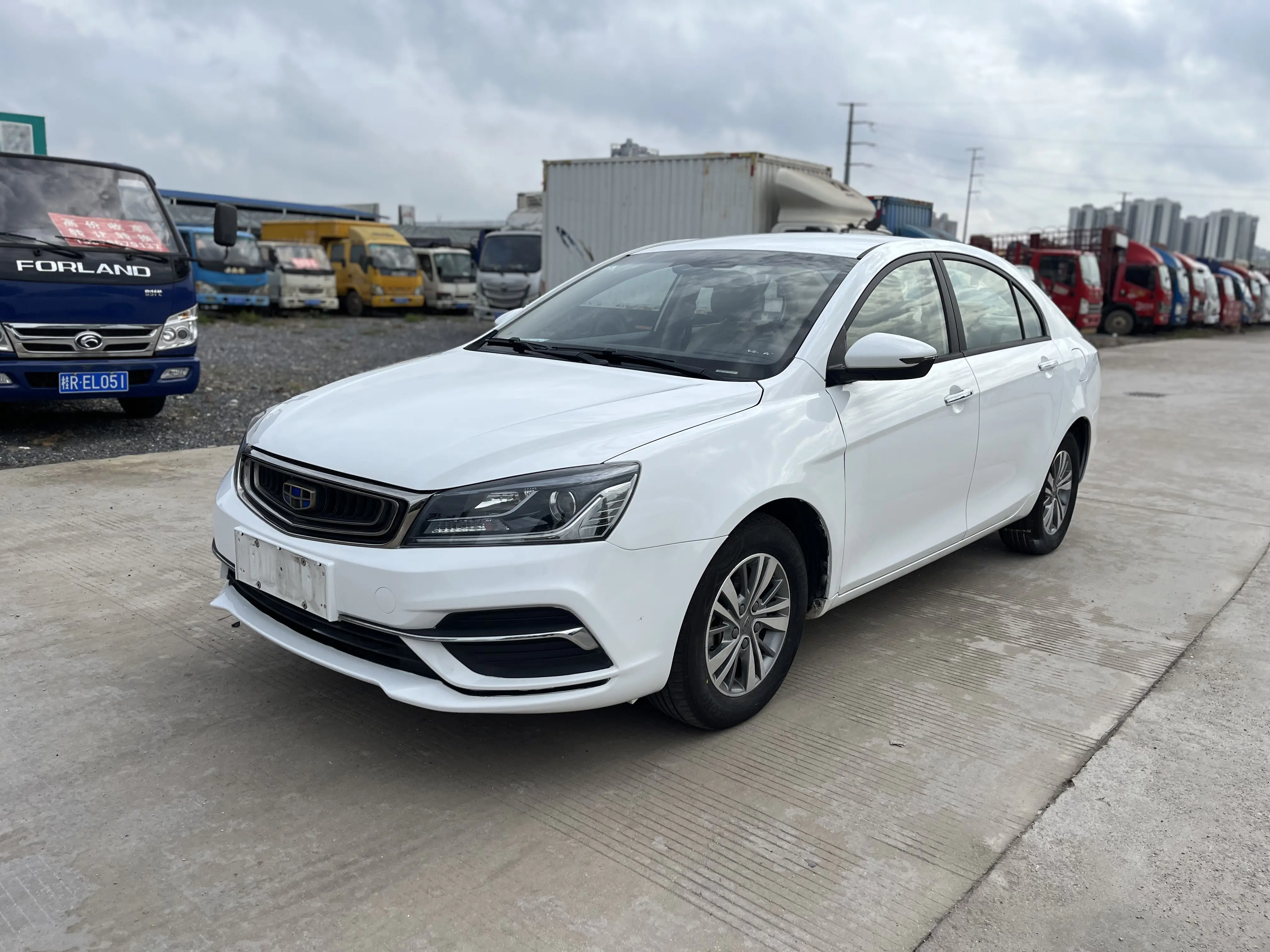 Geely Emgrand  из Китая