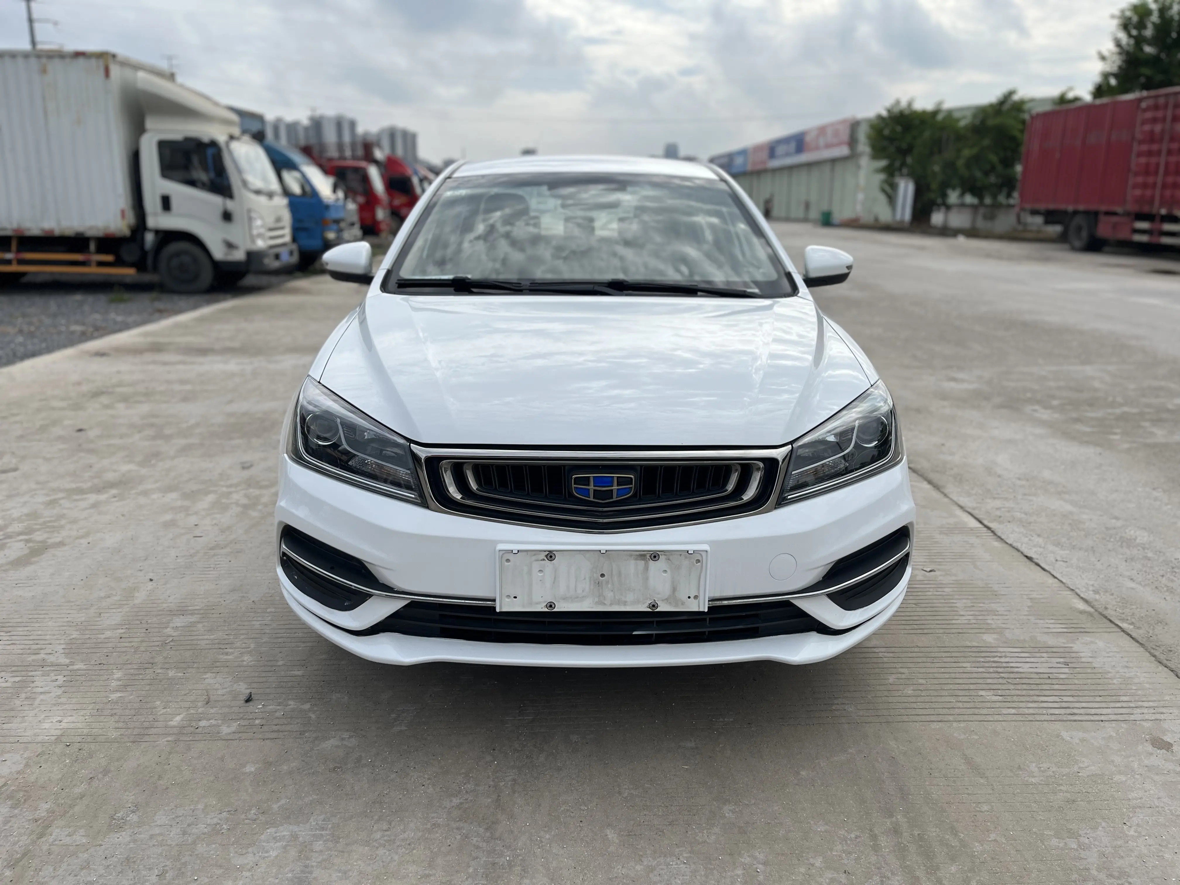 Geely Emgrand  из Китая
