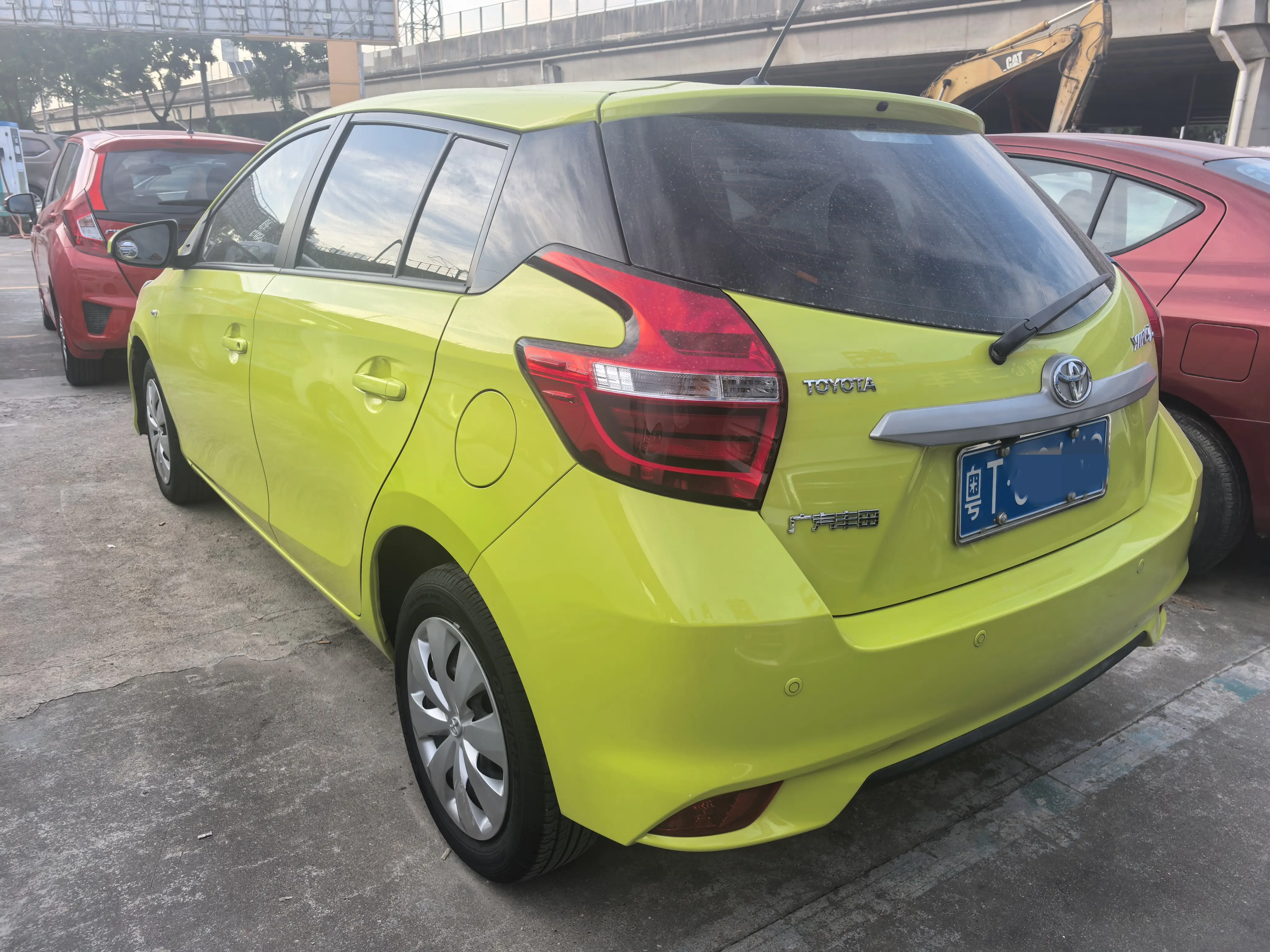 Toyota YARiS L to dazzle