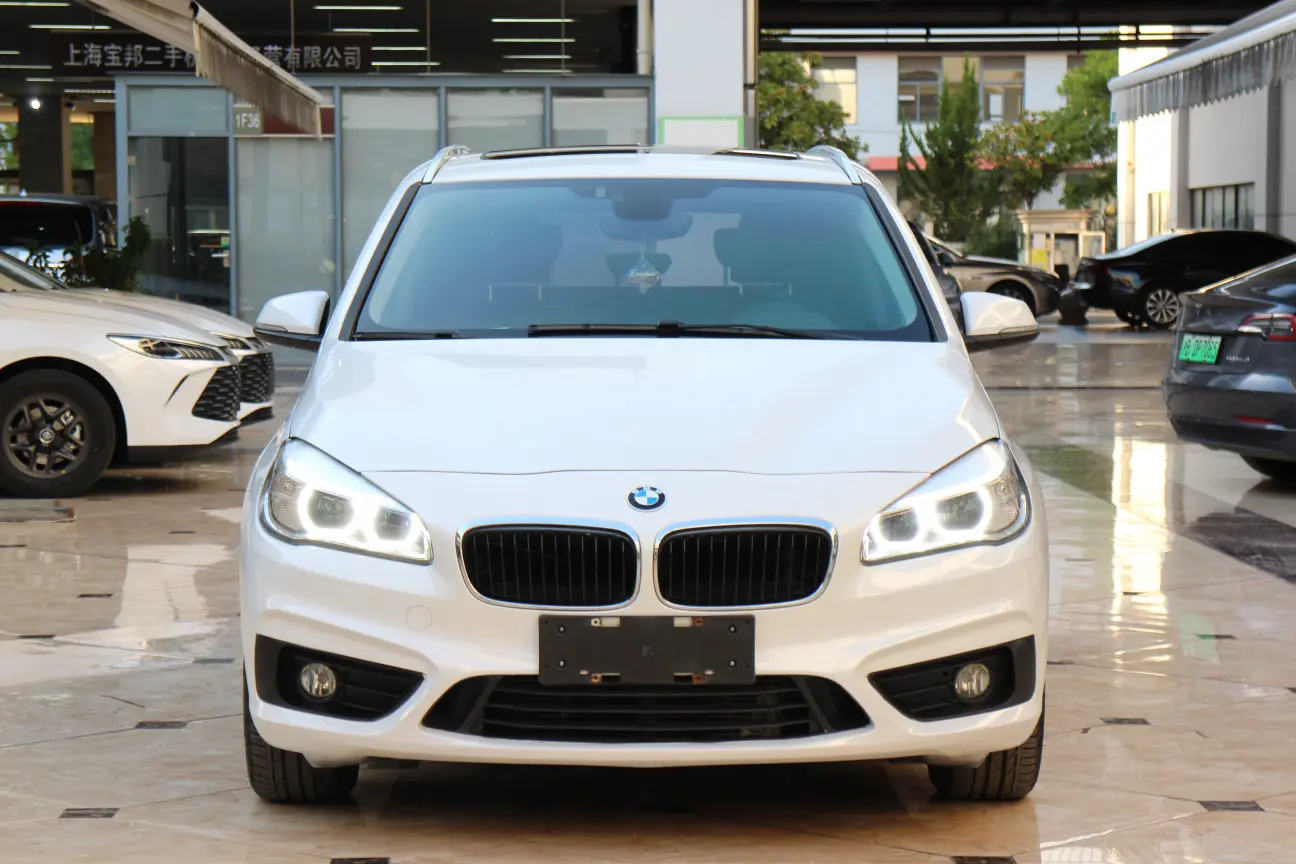 BMW 2 series station wagon