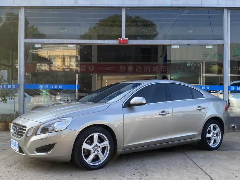 Volvo S60 (imported)