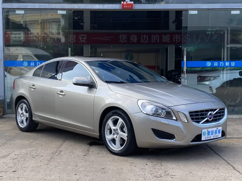 Volvo S60 (imported)