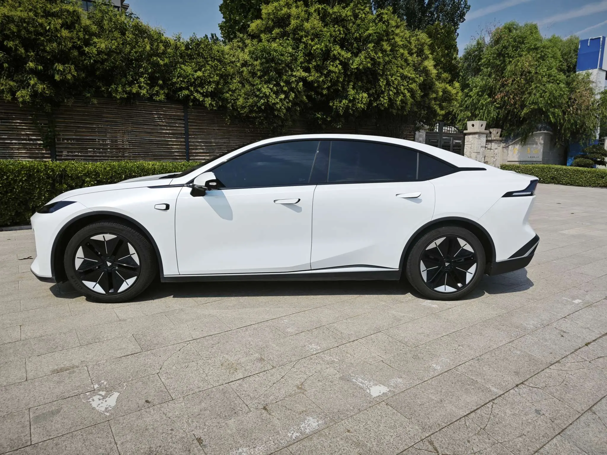 Deepal Dark blue SL03