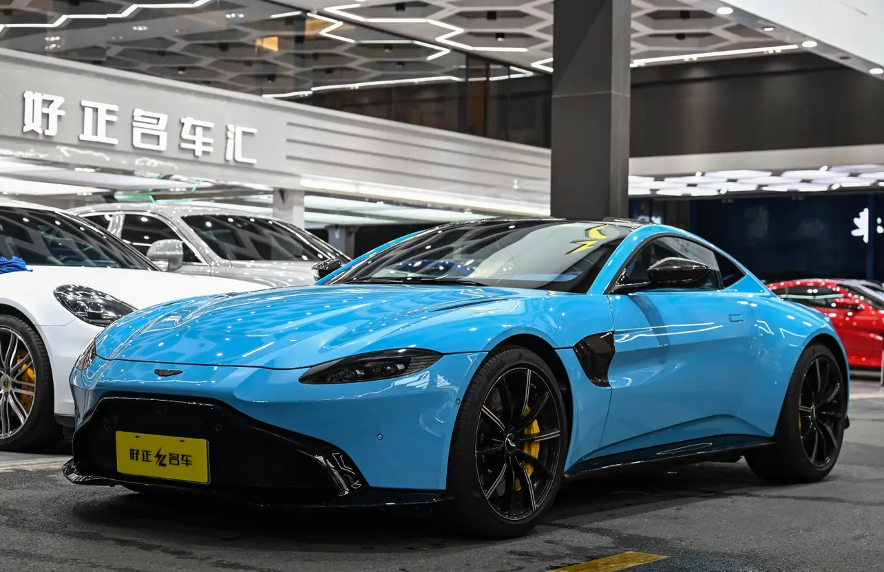 Aston Martin Vantage