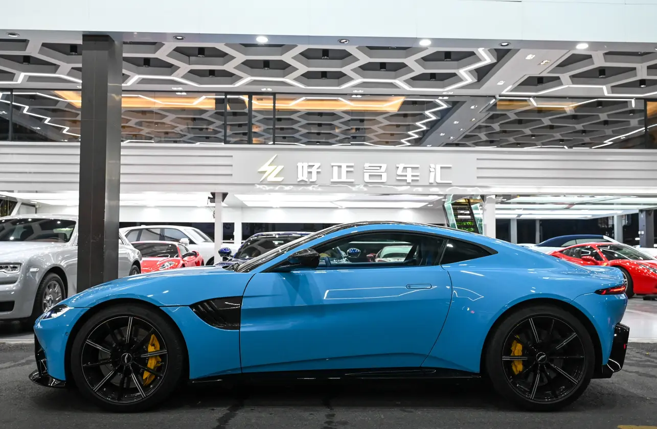 Aston Martin Vantage