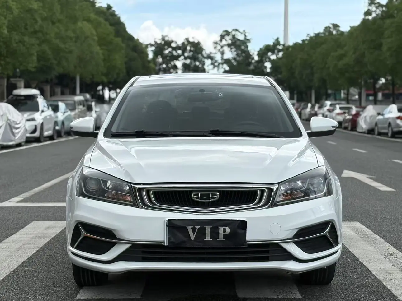 Geely Emgrand  из Китая