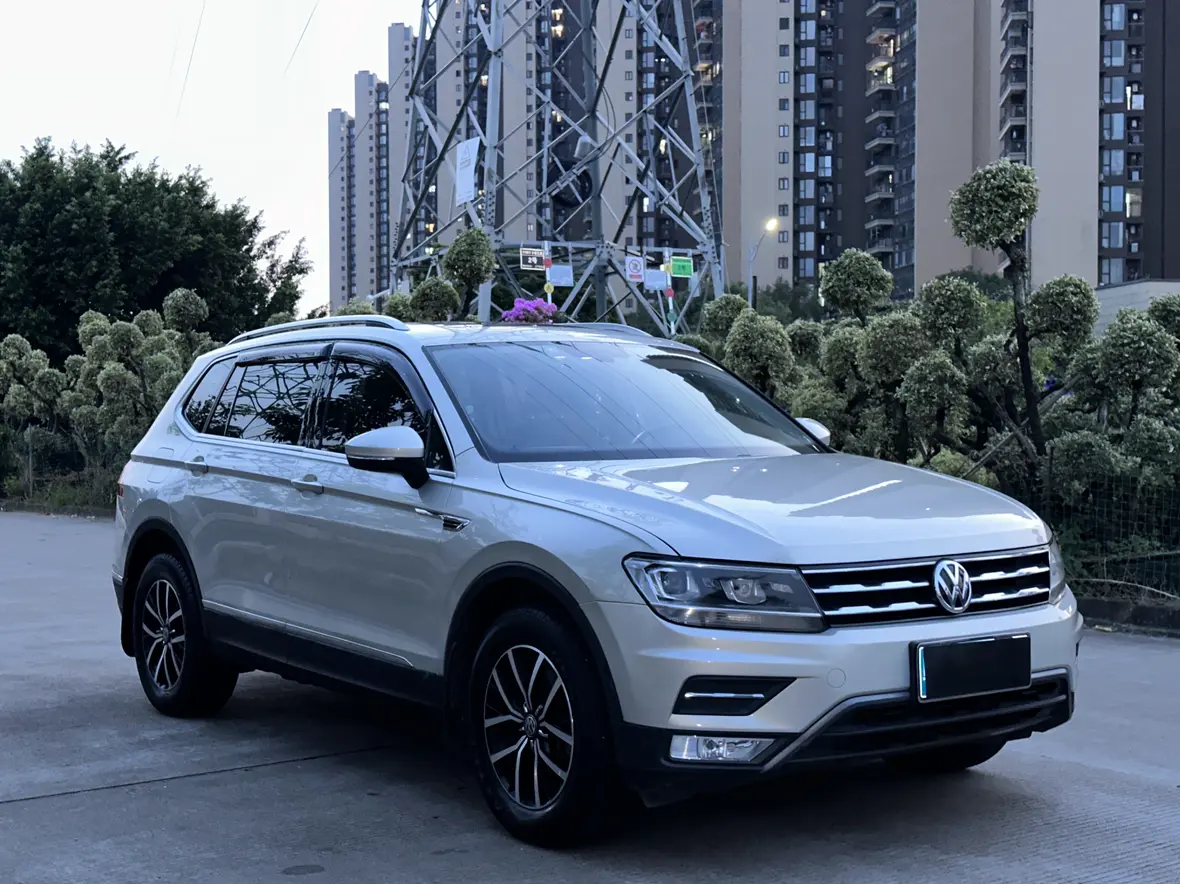 Volkswagen Tiguan L