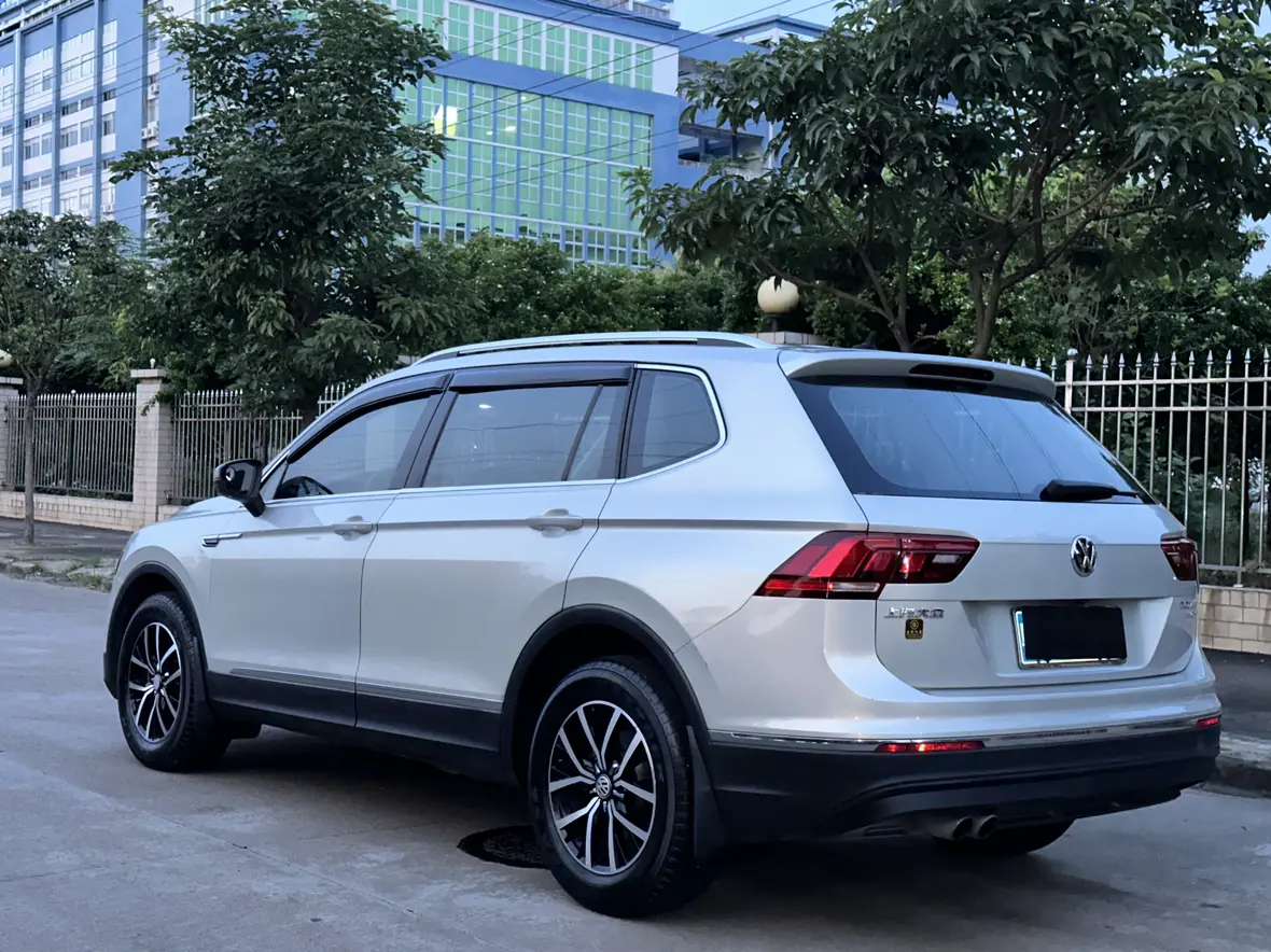 Volkswagen Tiguan L