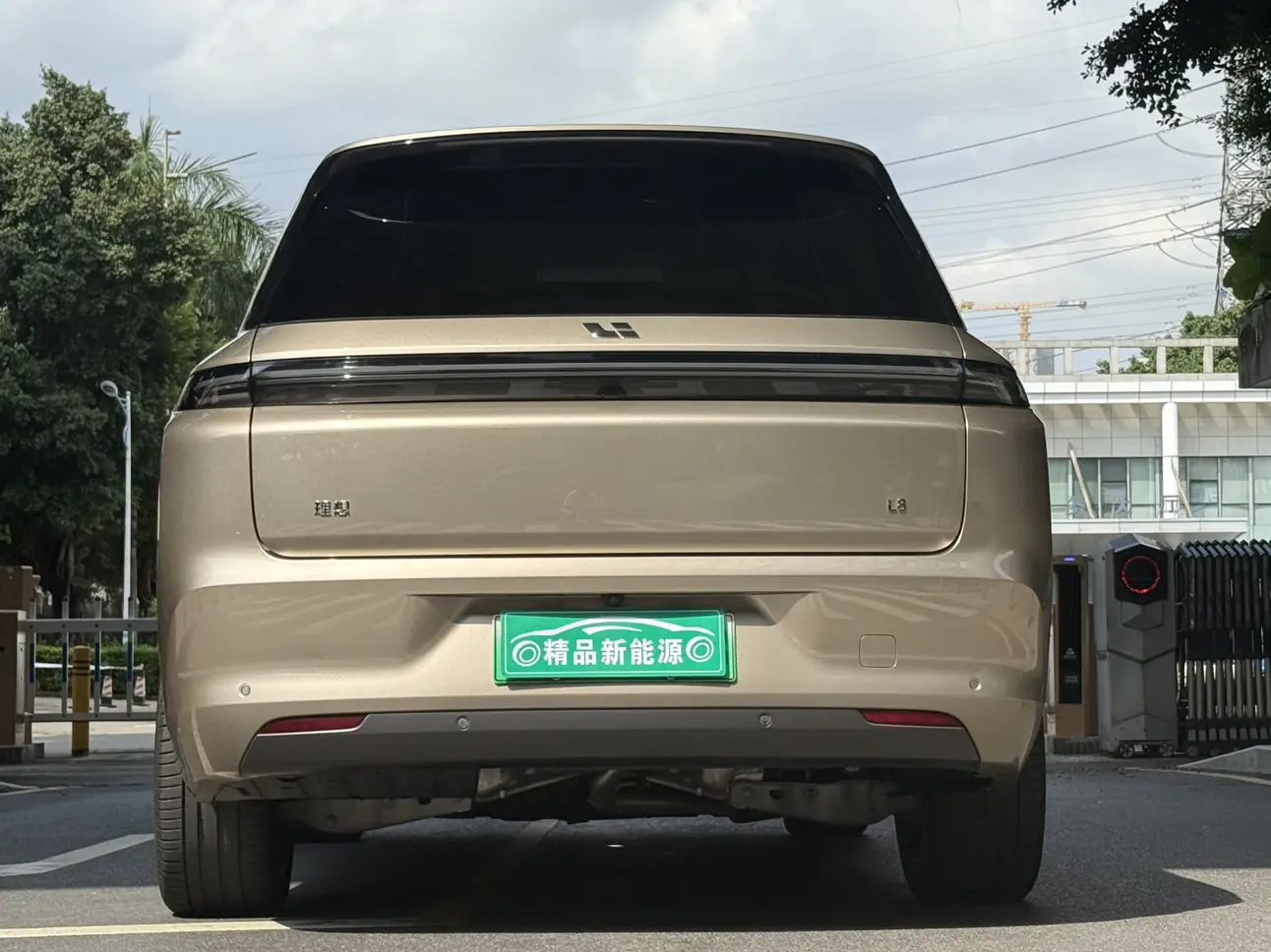 Lixiang L8