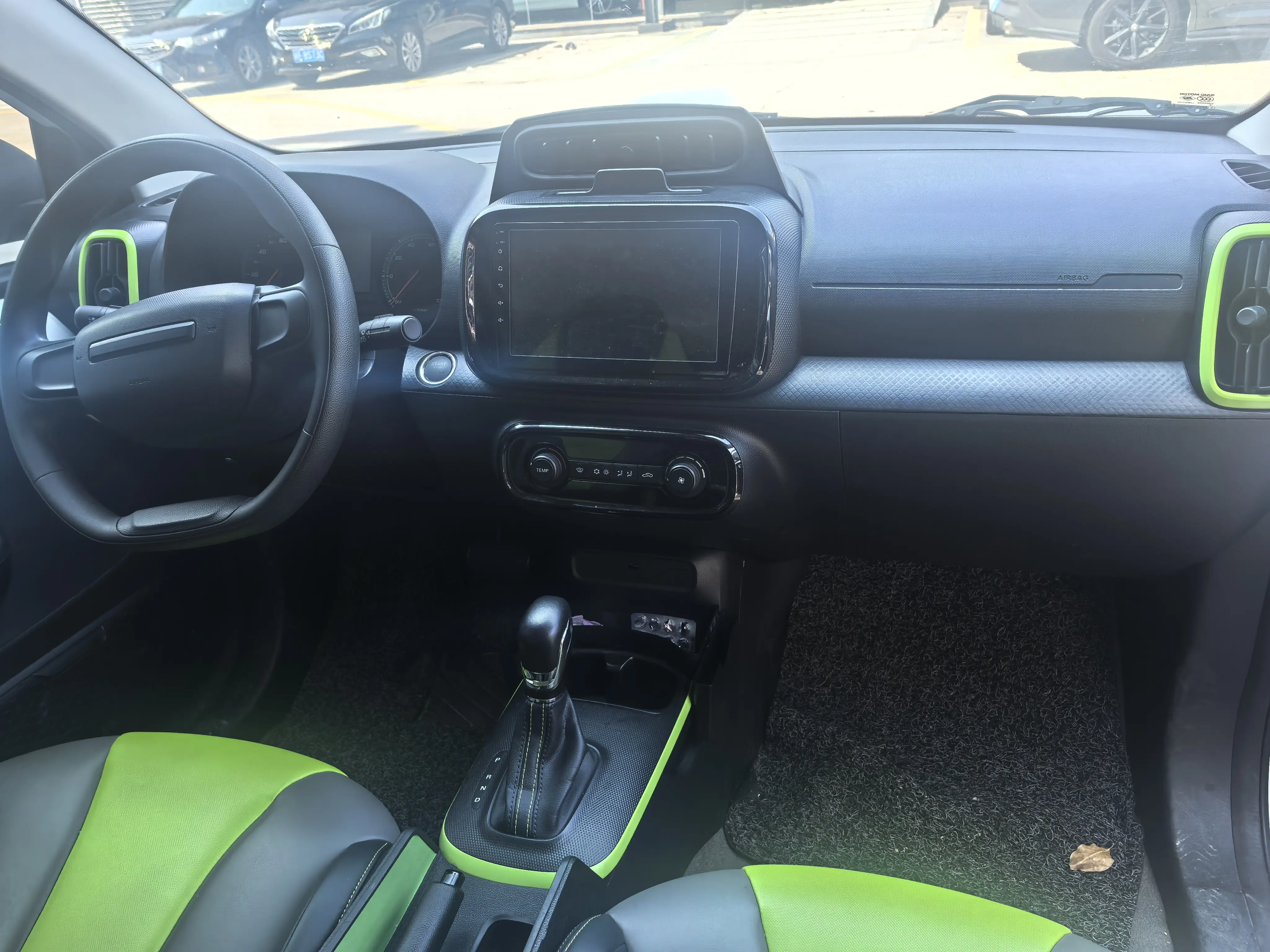 Roewe CLEVER  из Китая