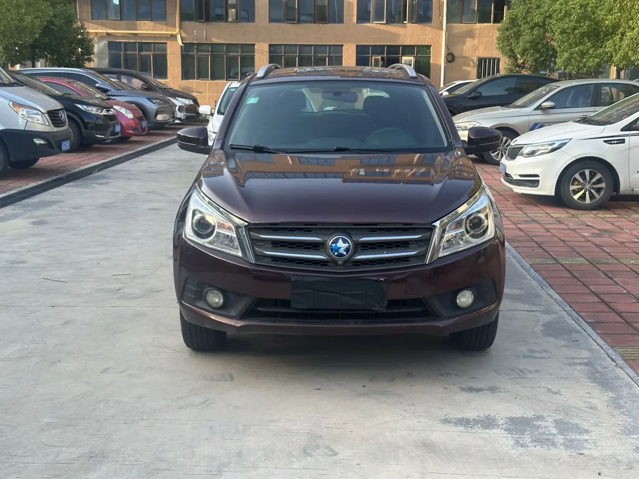 Kai Chen Venucia T70