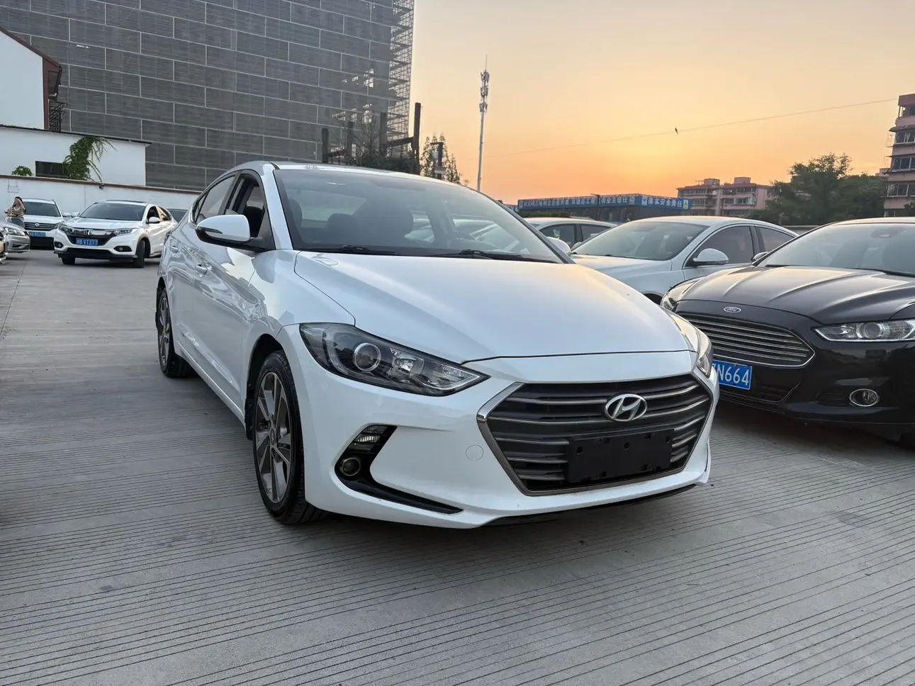 Hyundai Lead