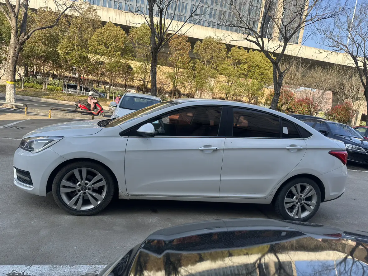 Chery Arrizo 5