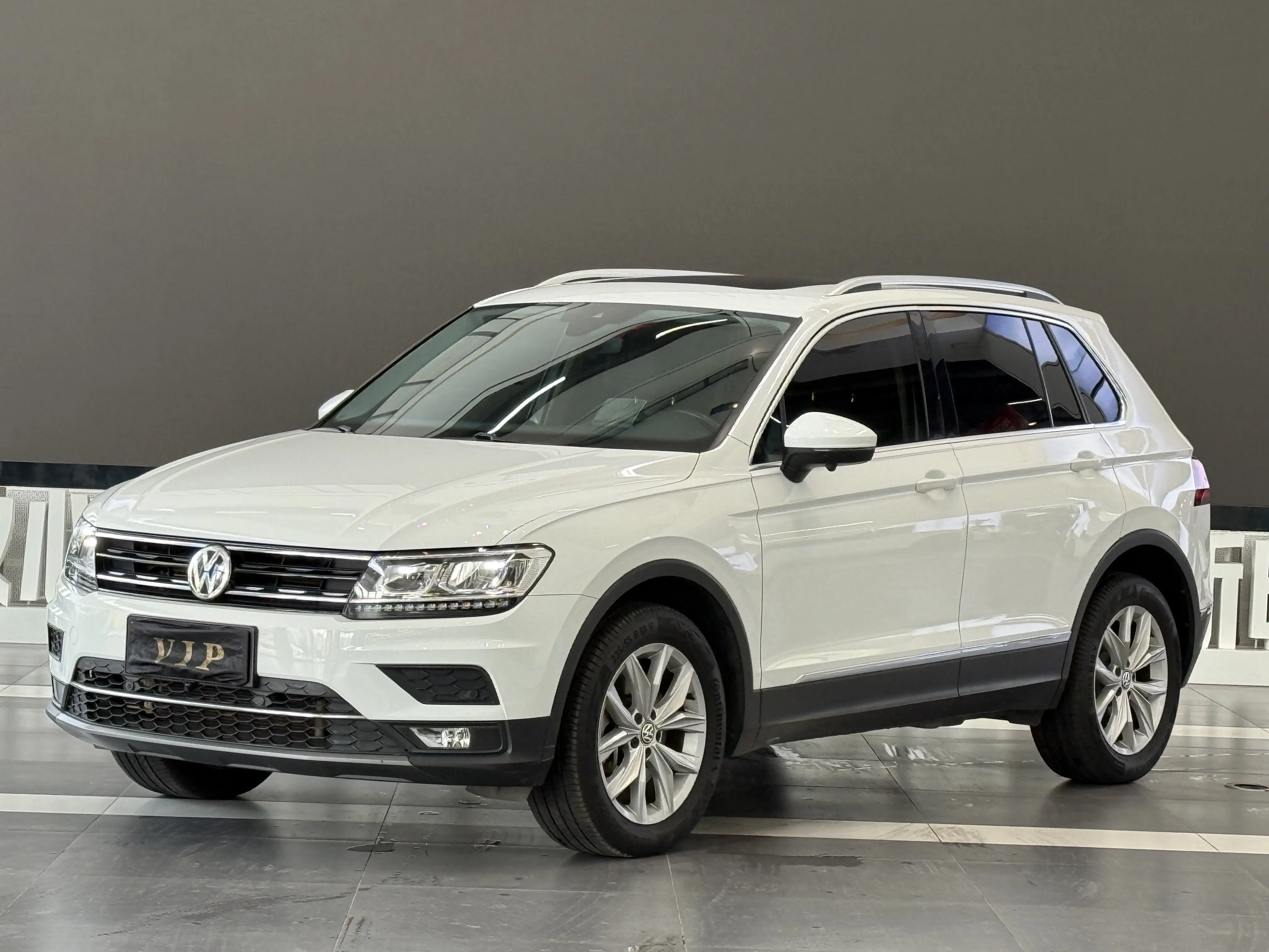 Купить автомобиль Volkswagen Tiguan (Volkswagen Tiguan) из Китая с доставкой