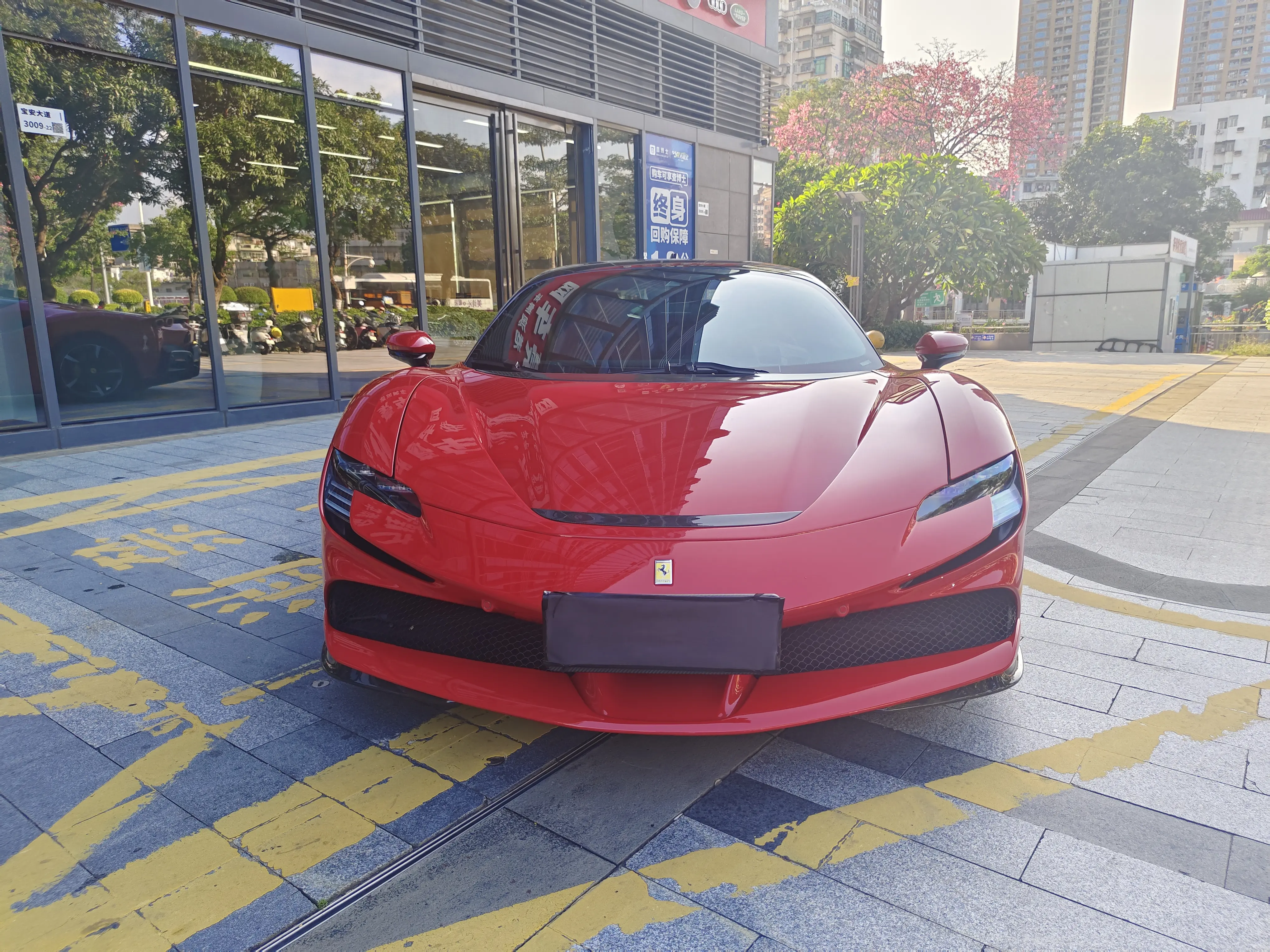 Ferrari SF90  из Китая