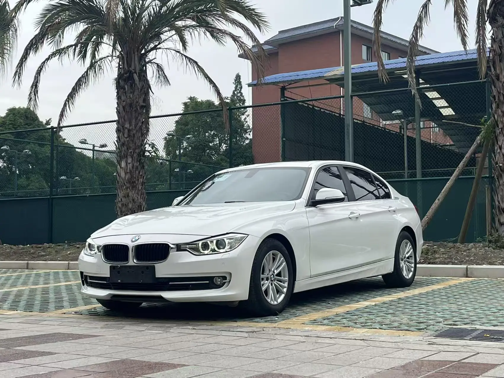 BMW 3 Series  из Китая