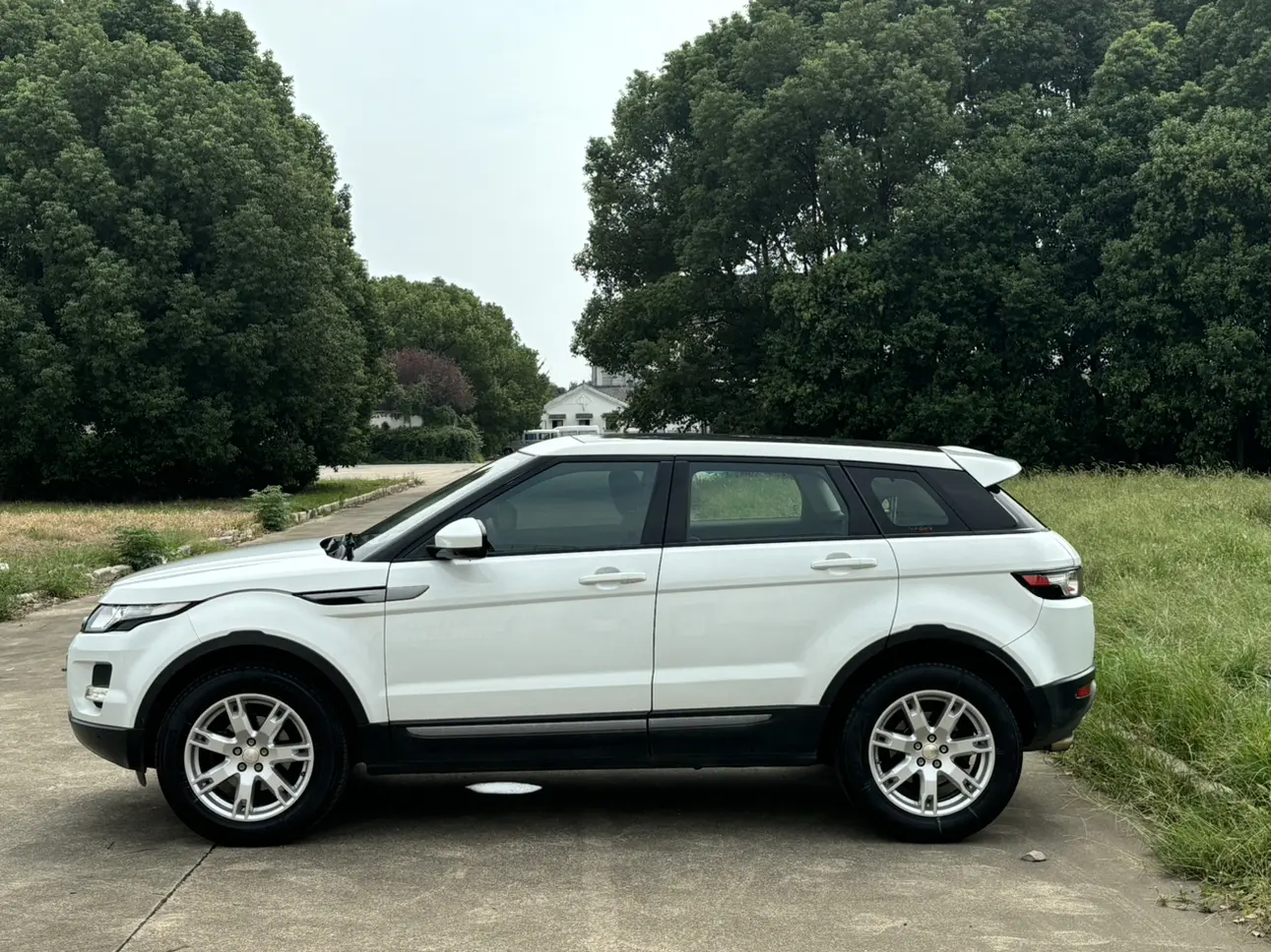 Land Rover Range Rover Evoque (imported)