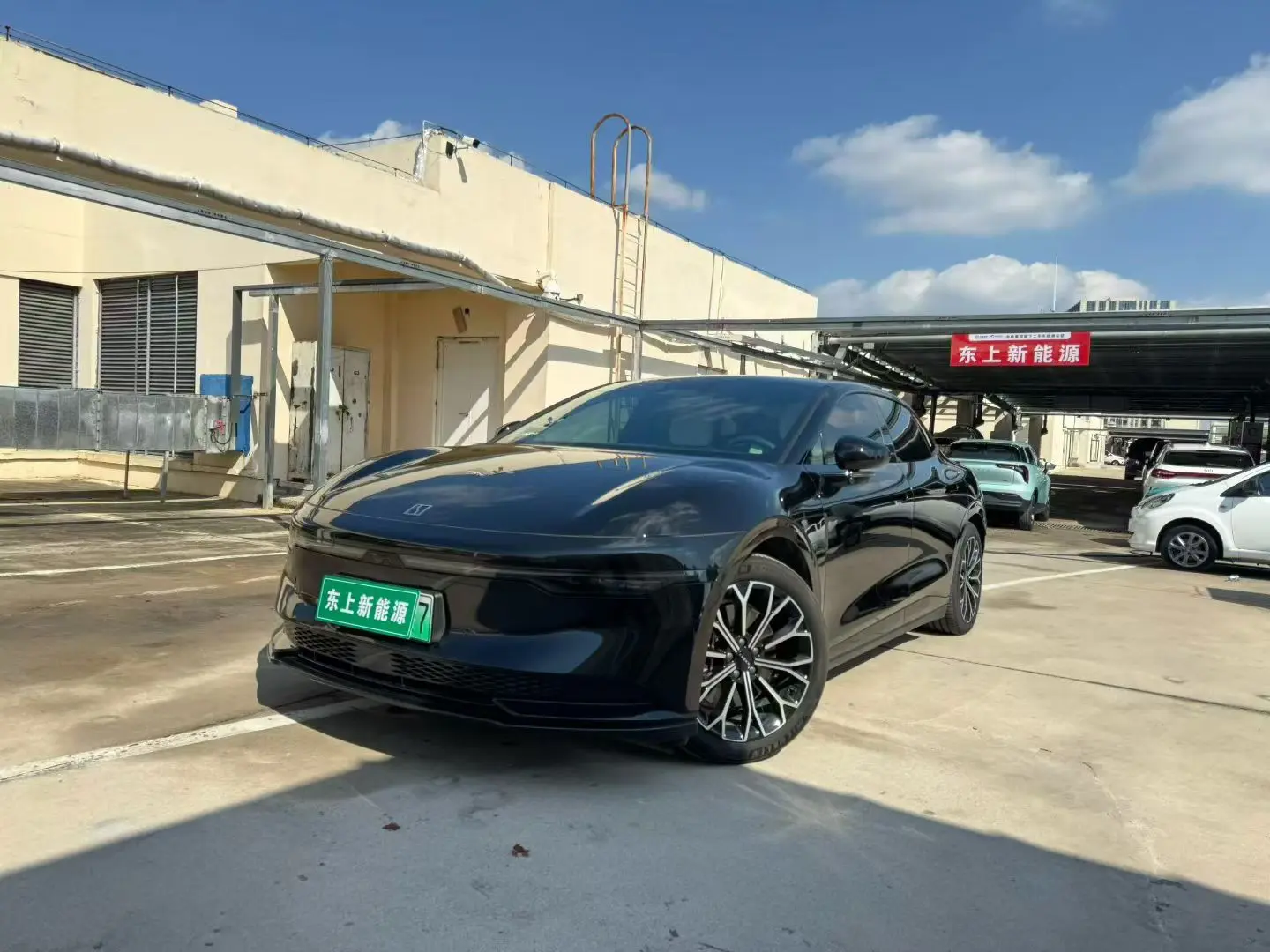 ZEEKR 007  из Китая