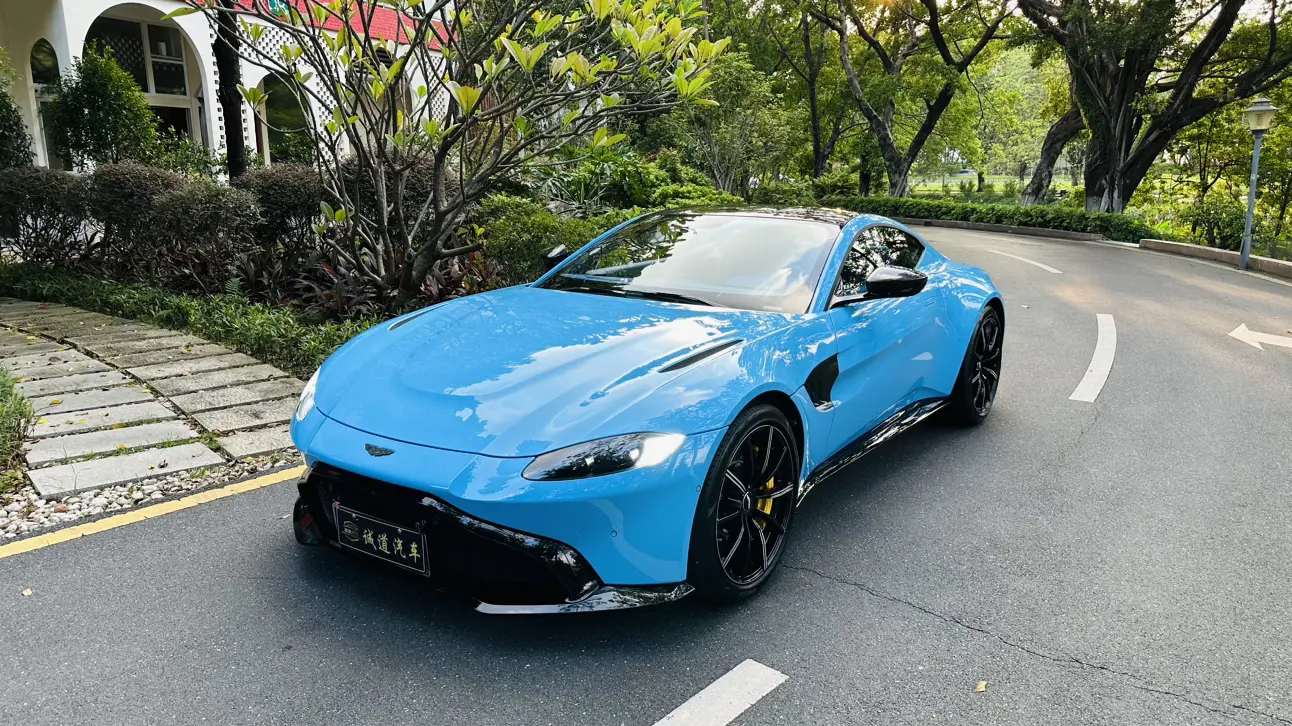 Aston Martin Vantage