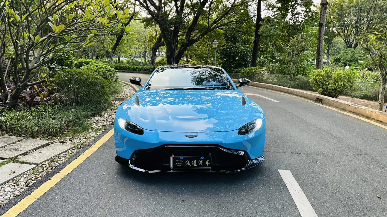 Aston Martin Vantage