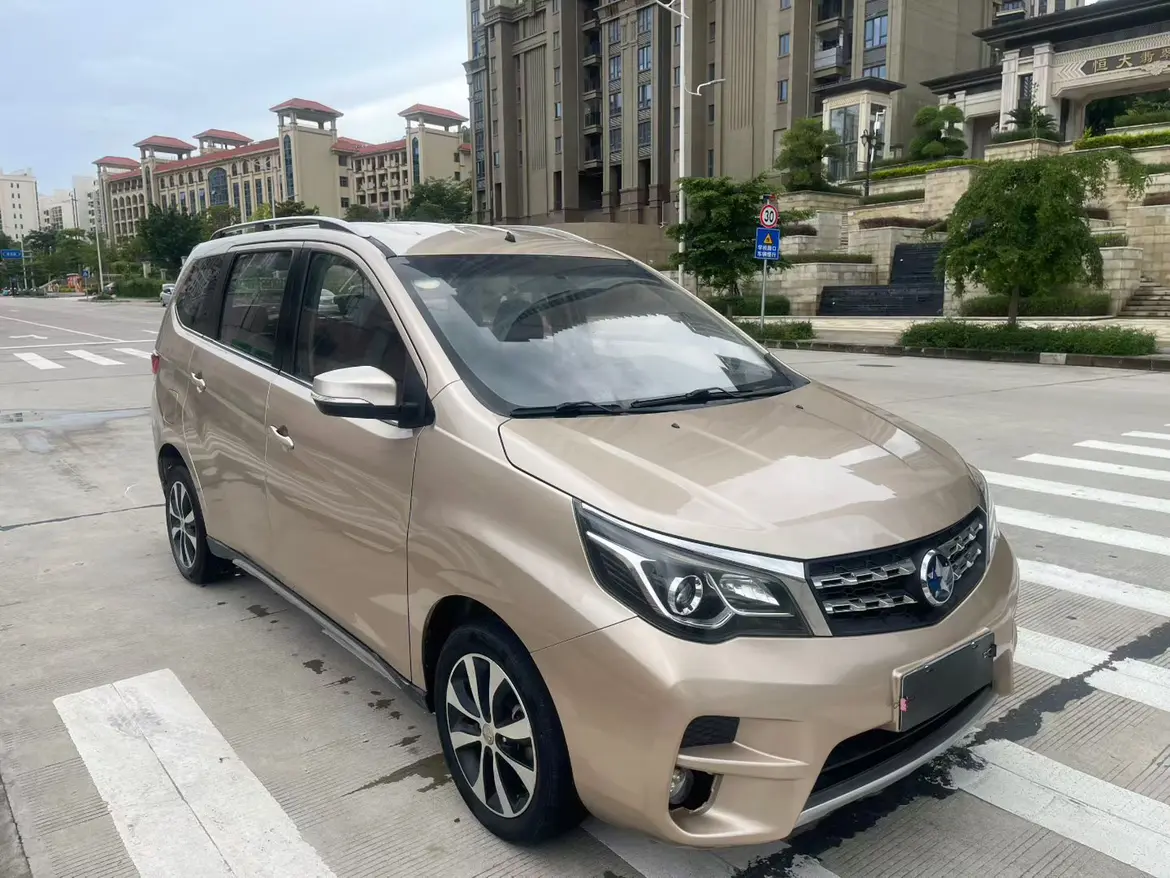 Kai Chen Venucia M50V