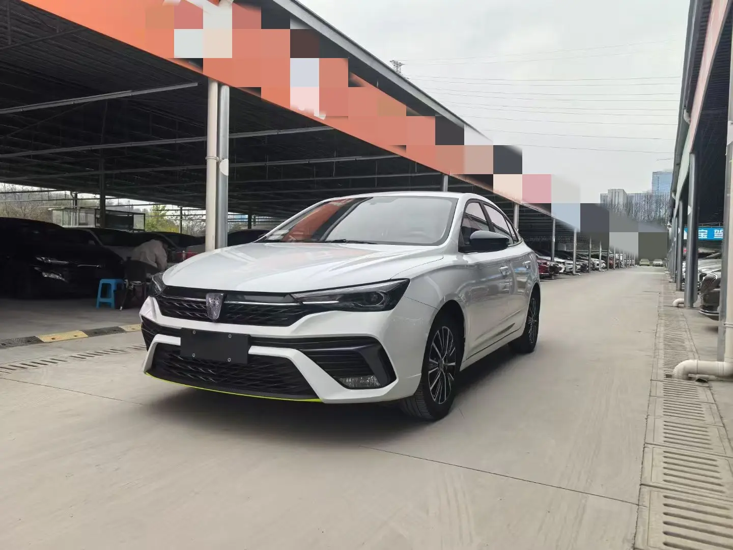 Roewe i5