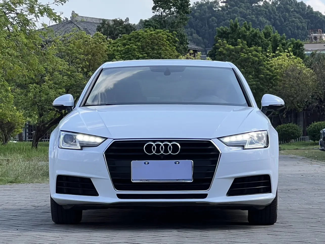 Audi A4L  из Китая