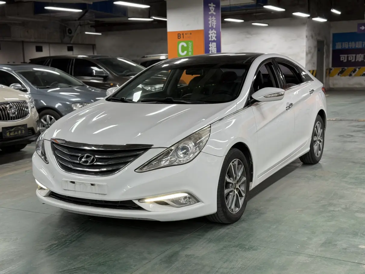 Hyundai Sonata eight