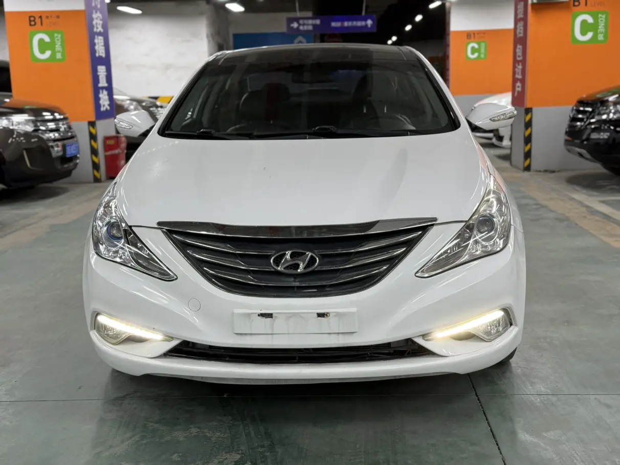 Hyundai Sonata eight