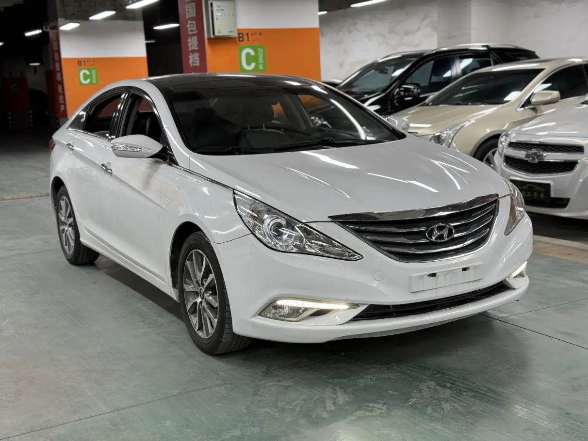 Hyundai Sonata eight