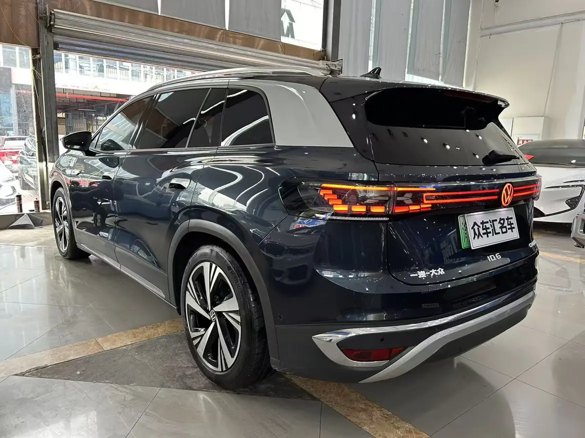 Volkswagen ID.6 CROZZ