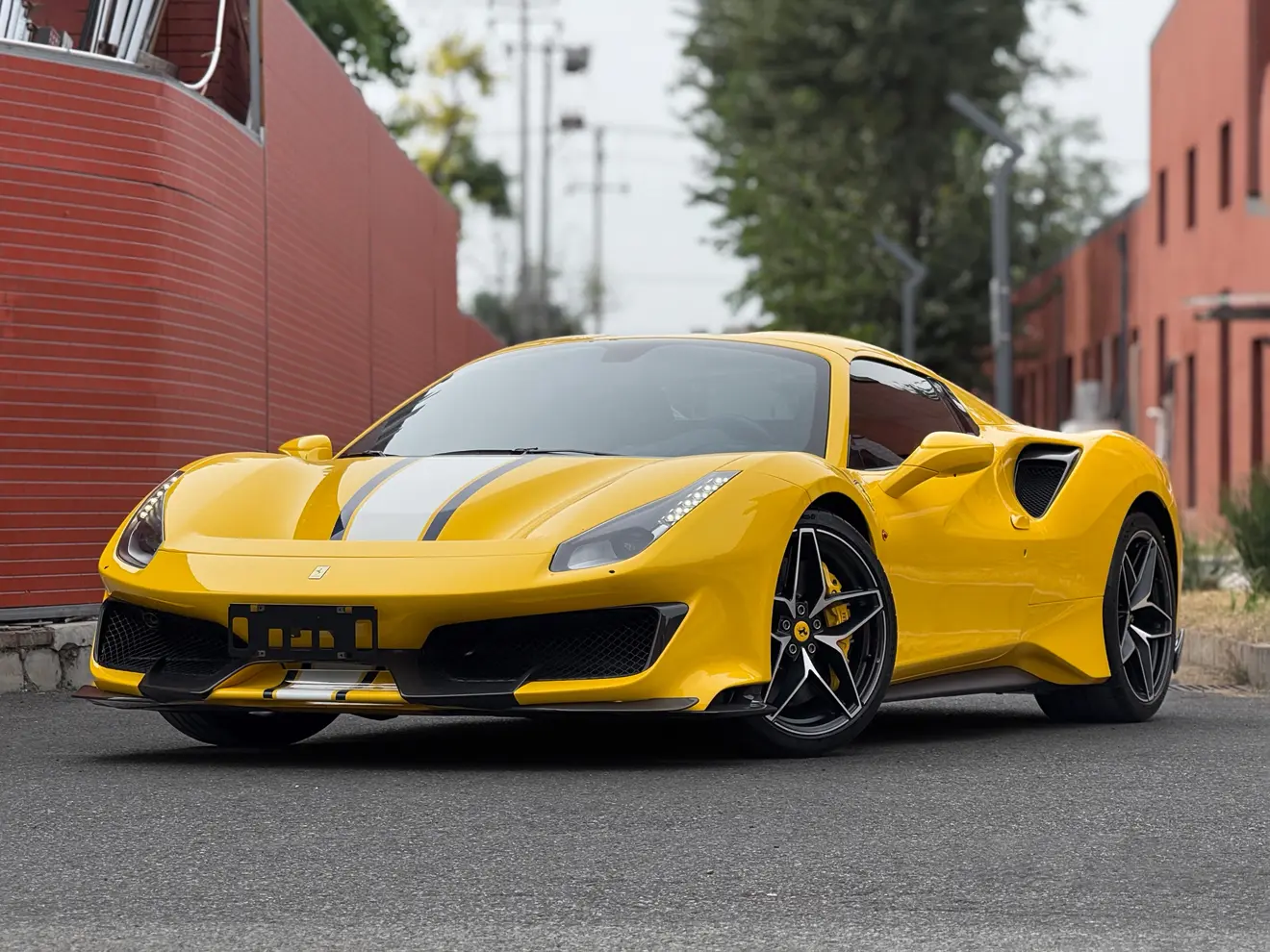 Ferrari 488  из Китая
