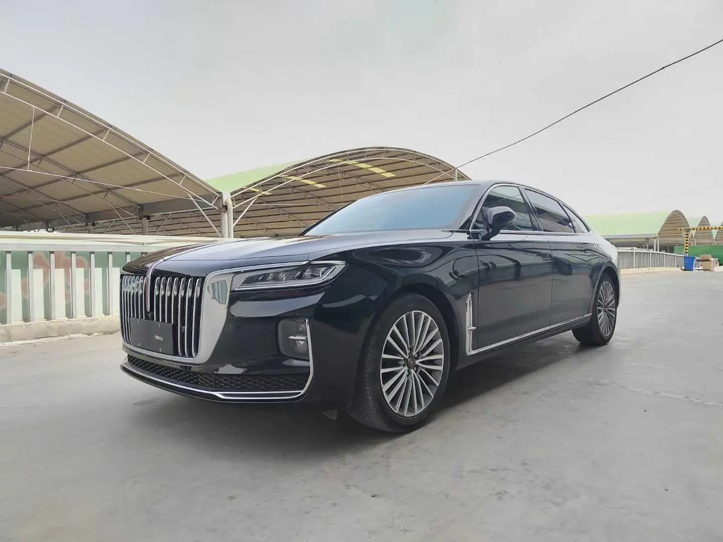 Hongqi H9  из Китая