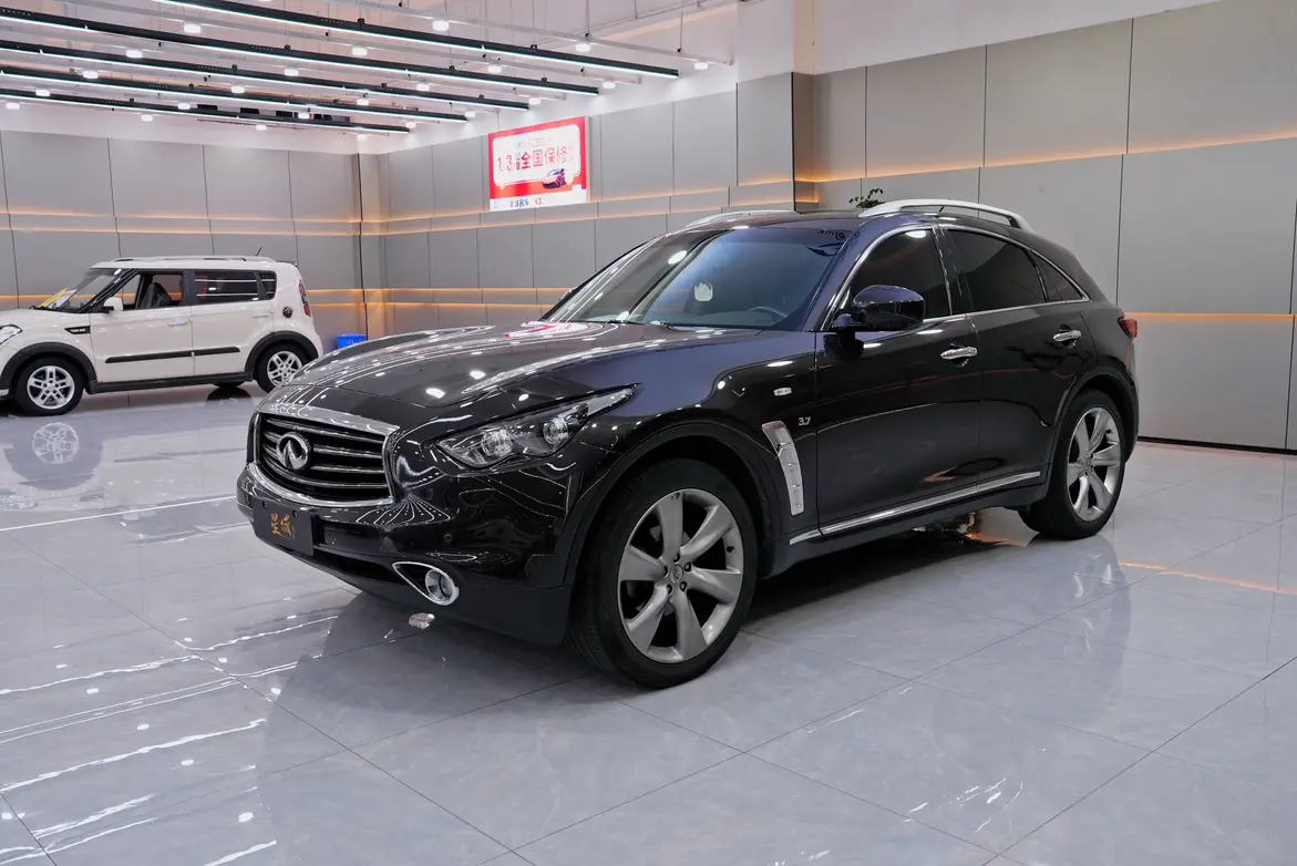 Infiniti QX70