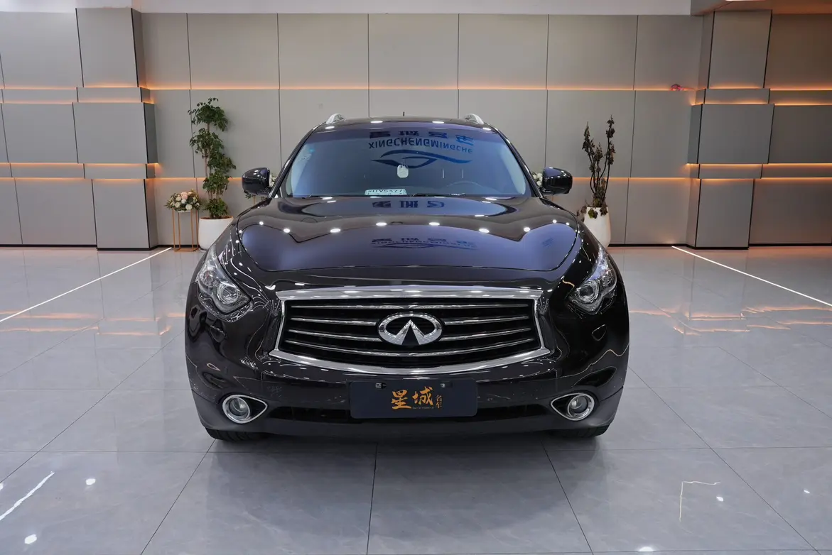 Infiniti QX70