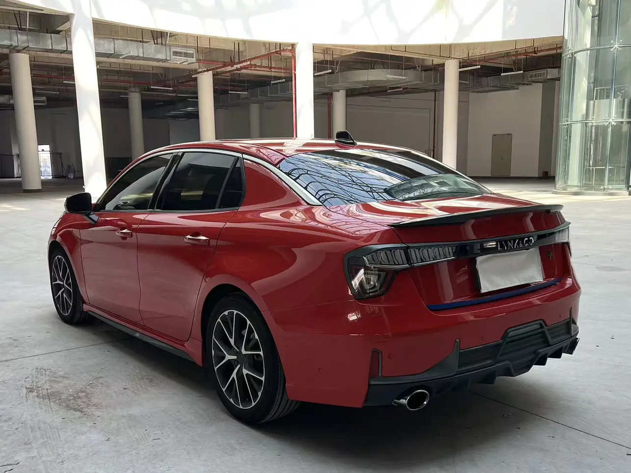 Lynk & Co 03
