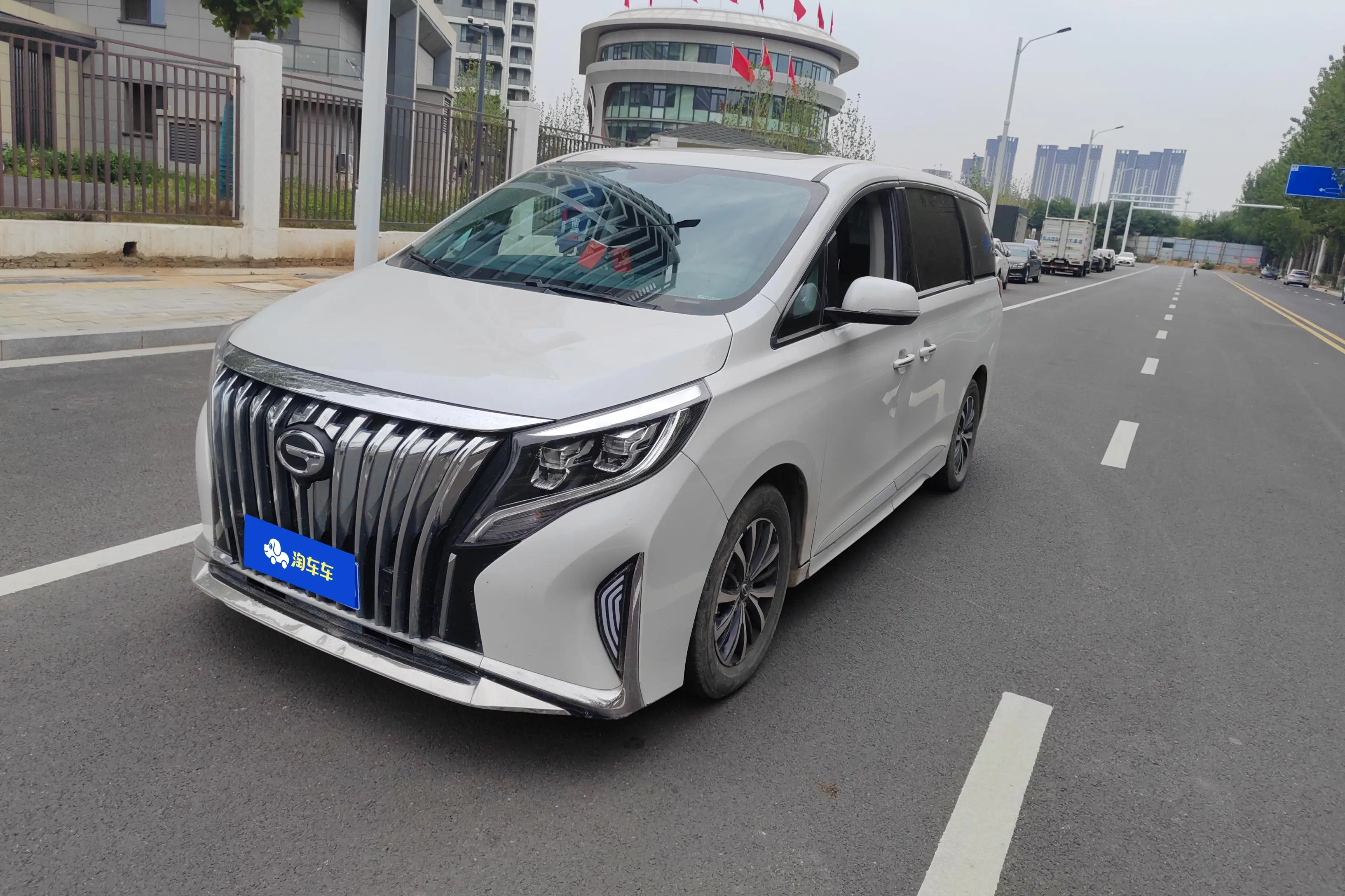 GAC Trumpchi M8  из Китая