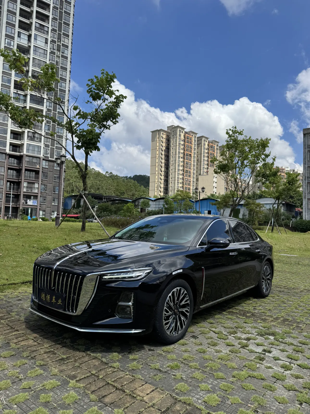 Hongqi H5  из Китая