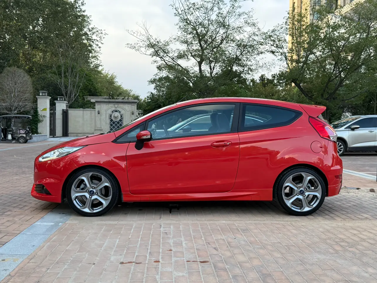 Ford Carnival (imported)