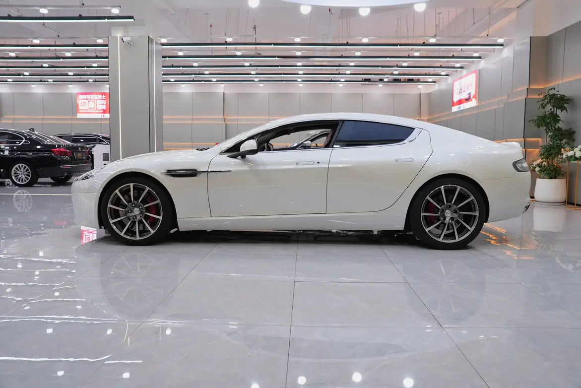 Aston Martin Rapide